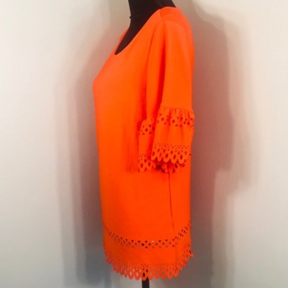 👚Banana Republic Laser Cut Ruffle Sleeve Top, L - Picture 4 of 10